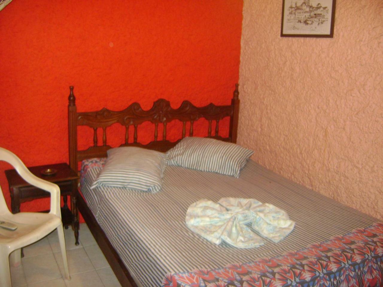 Quarto Duplo com Banheiro Compartilhado